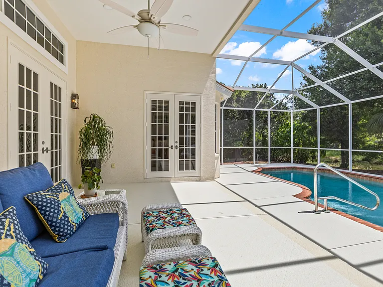 7105 Victoria Cir — Photo 28