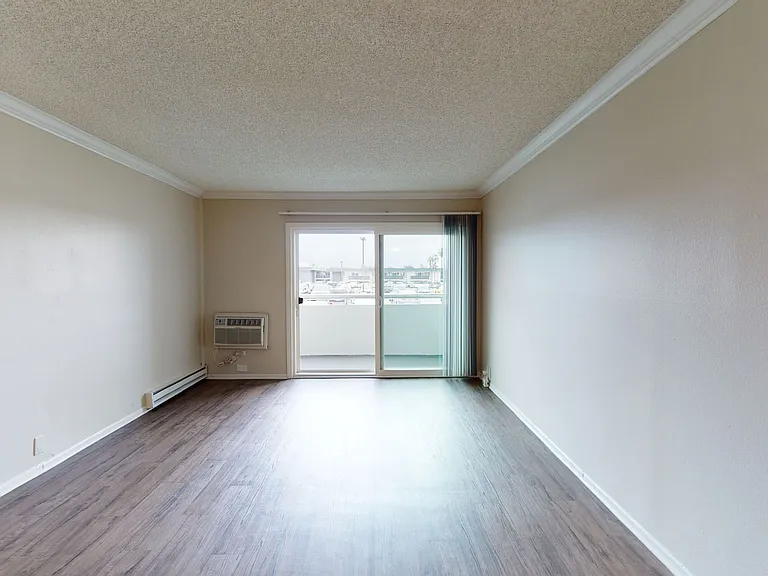 Eight 80 Newport Beach — Photo 128