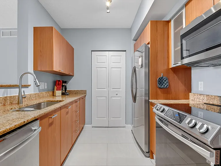 625 Casa Loma Blvd #306 — Photo 8
