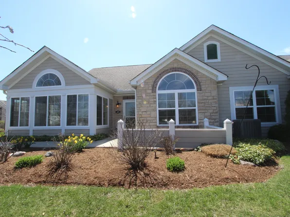 617 Schumann St #617, Woodstock, IL 60098