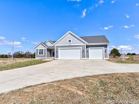 2nd image of 6752 Blakely Dr NE