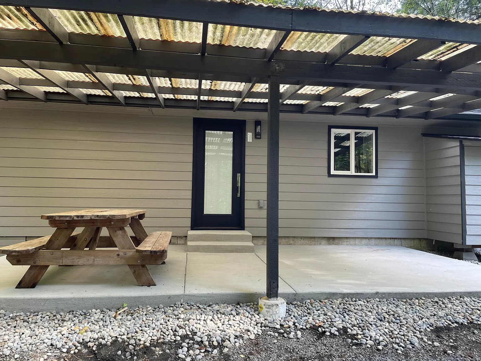 3 bed, 1100 sqft, $2,450 — Photo 3