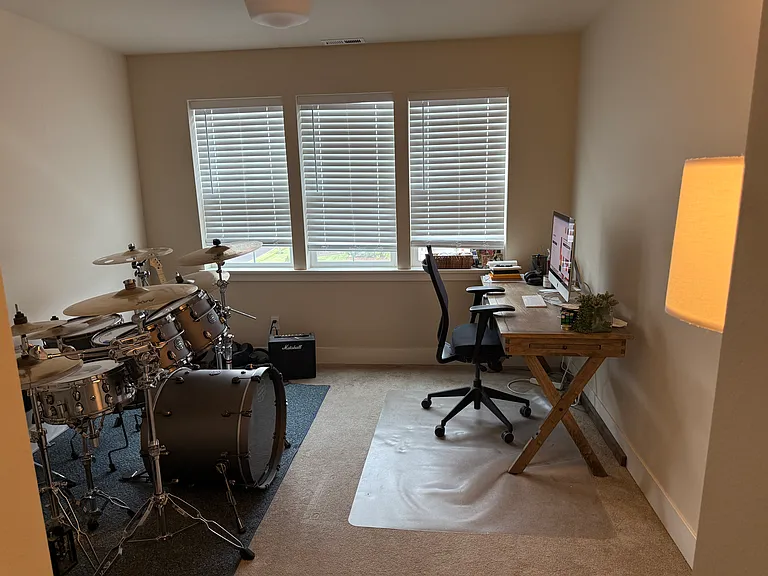 Office/4th bedroom - drums not included