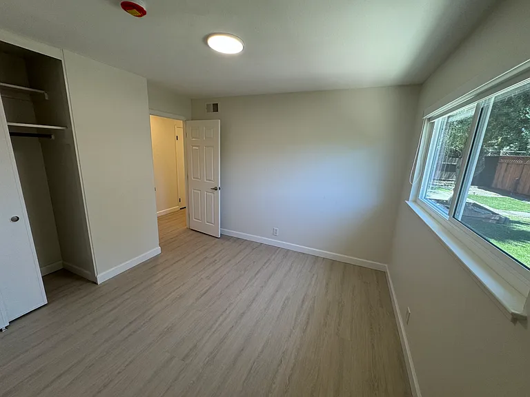 1126 Steinway Ave — Photo 17