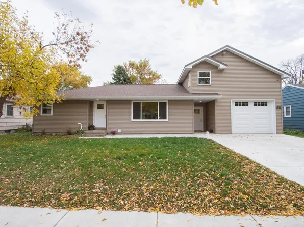 1712 12th St S, Moorhead, MN 56560