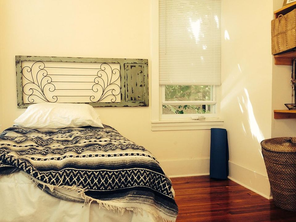 2nd image of 1432 Lombard St #3E