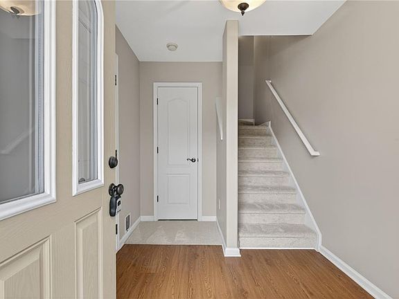 4th image of 1186 Lake Point Way