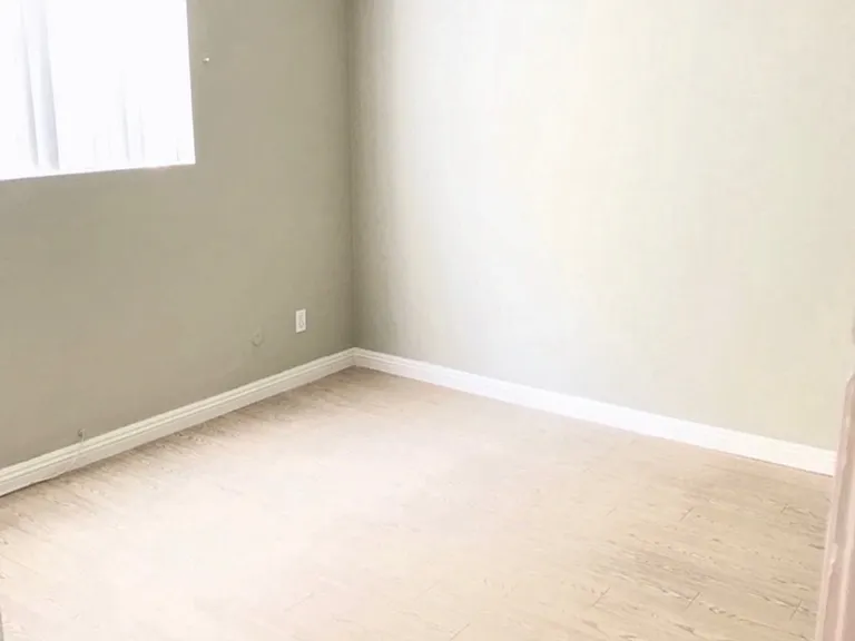 1034 S Ardmore Ave — Photo 5