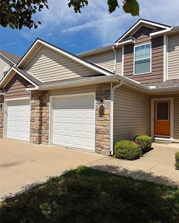 1st image of 262 Pointe Ln