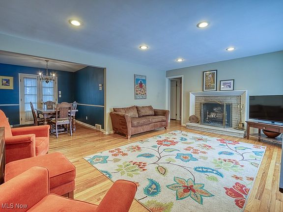 5th image of 22370 Bartlett Dr