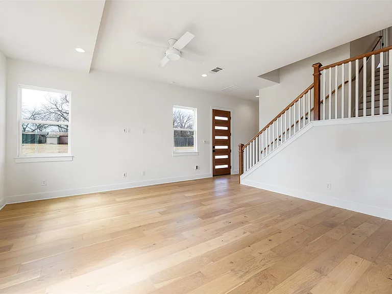 304 E 195th St #304 — Photo 5