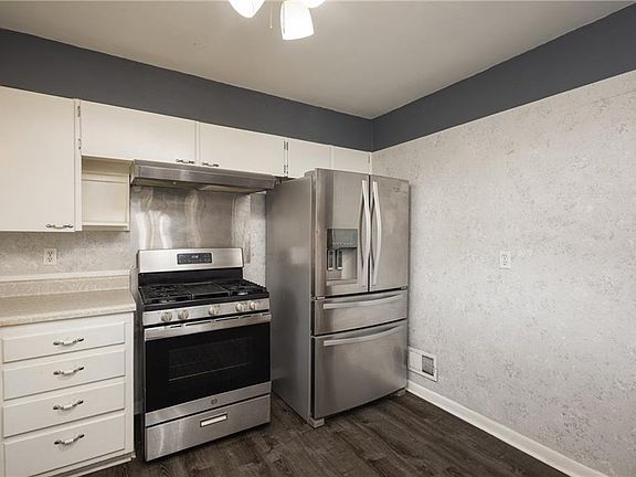 4th image of 3900 Blue Ridge Blvd