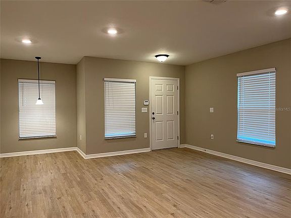 3rd image of 1147 Jewel Ave