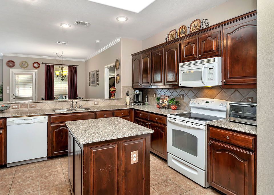 1st image of 3201 Hornbeam St