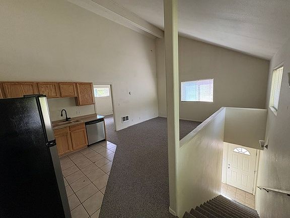 4th image of 645 NW Portland Ave APT 2