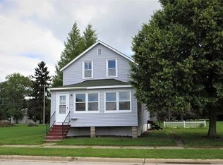 513 Jefferson St, Oconto, WI 54153