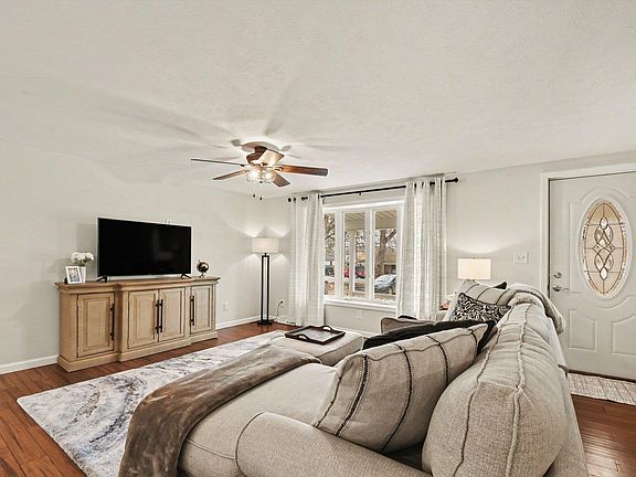 2nd image of 52600 Juniper Rd