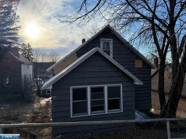919 Adams Ave, Eveleth, MN 55734