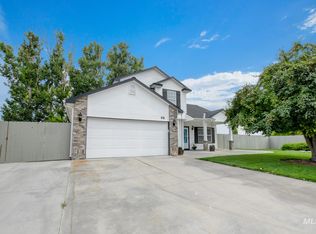 98 S Blue Bonnet Way, Nampa, ID 83687