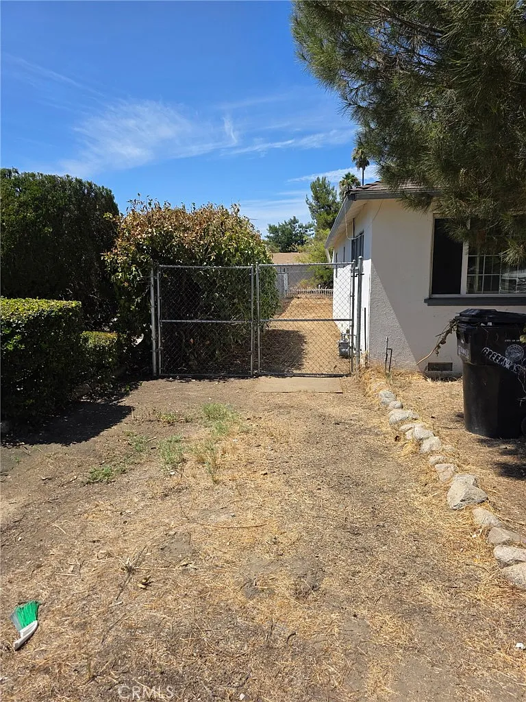 3 bed, 1484 sqft, $2,250 — Photo 2