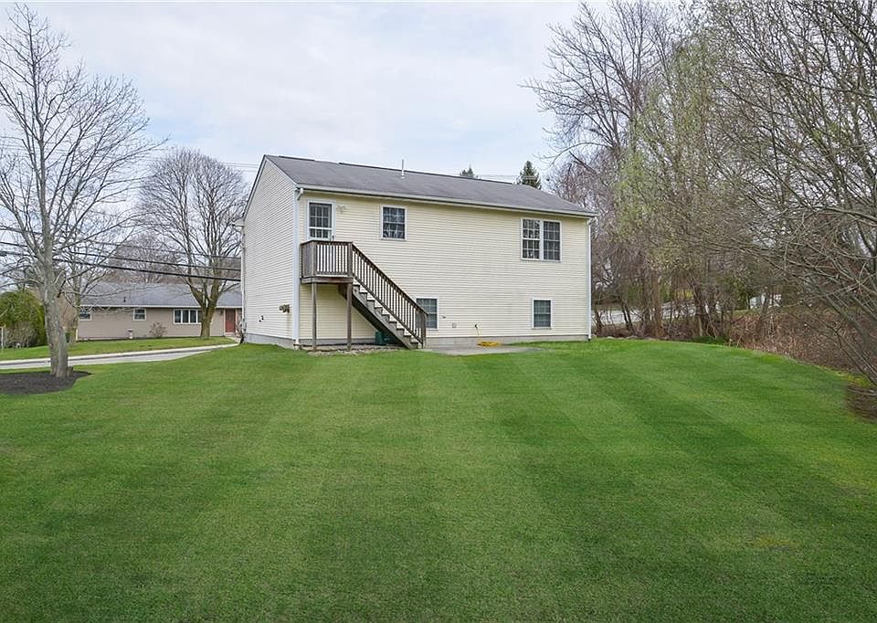 324 Simmonsville Ave, Johnston, RI 02919 Zillow