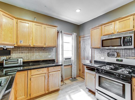 2nd image of 5931 S Richmond St