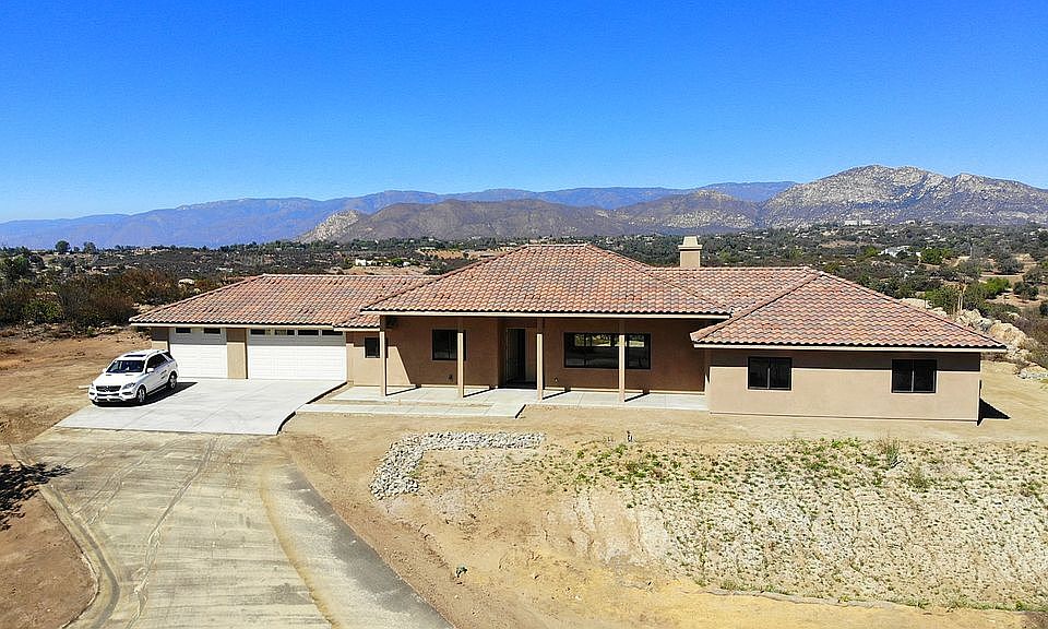 1st image of 26210 Calle De Encinas