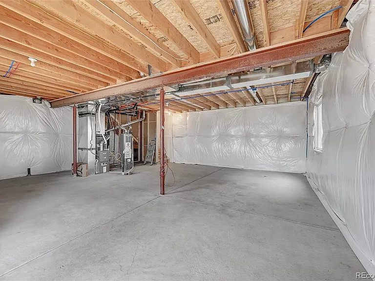 589 S 3rd Ave — Photo 23