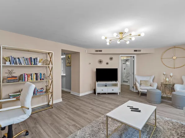 55 Ashley Ave APT 6, Charleston, SC 29401