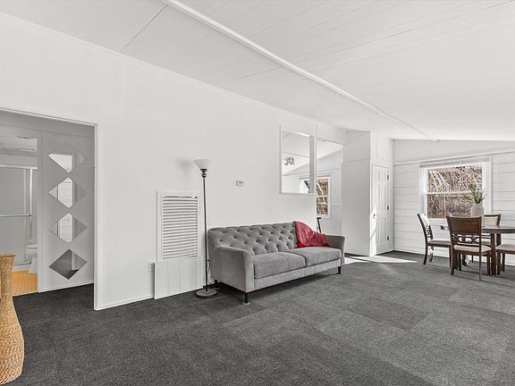 2nd image of N96W16012 County Line ROAD