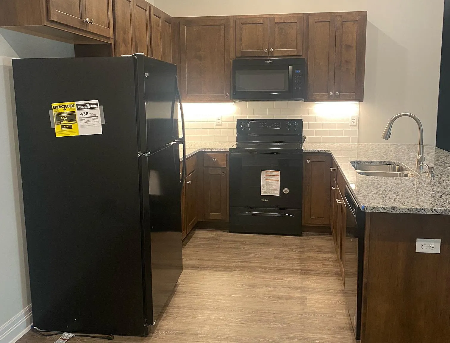 3 bed, 1275 sqft, $1,550 — Photo 3