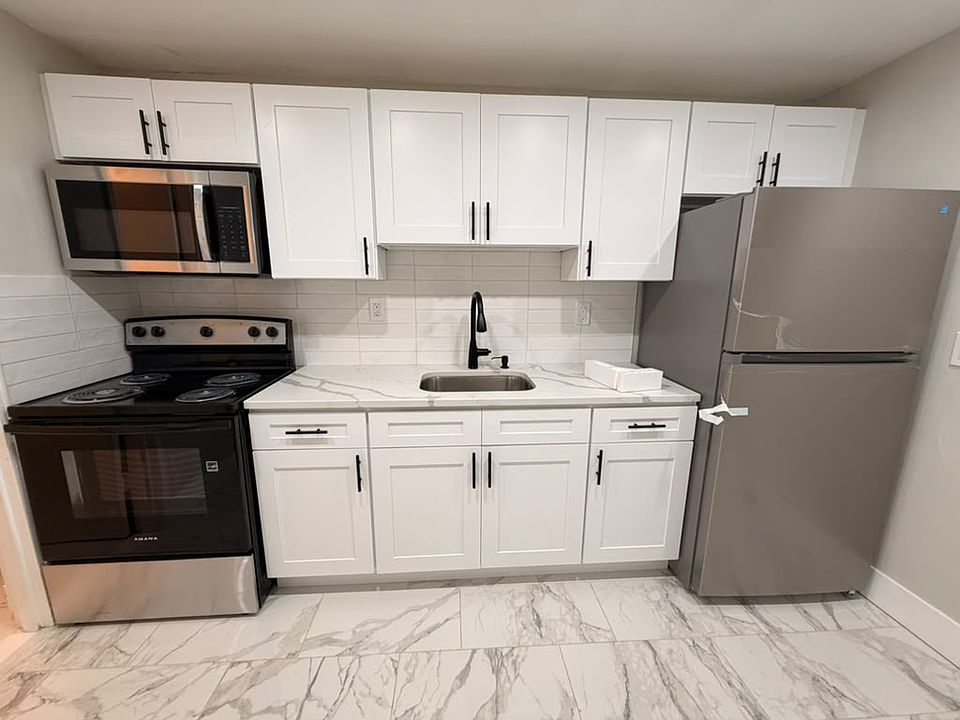 1st image of 110 Maltby St #2B