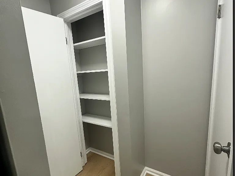 8 Vernon St — Photo 2