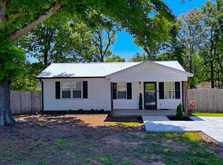 6 Robinson Rd, Taylors, SC 29687