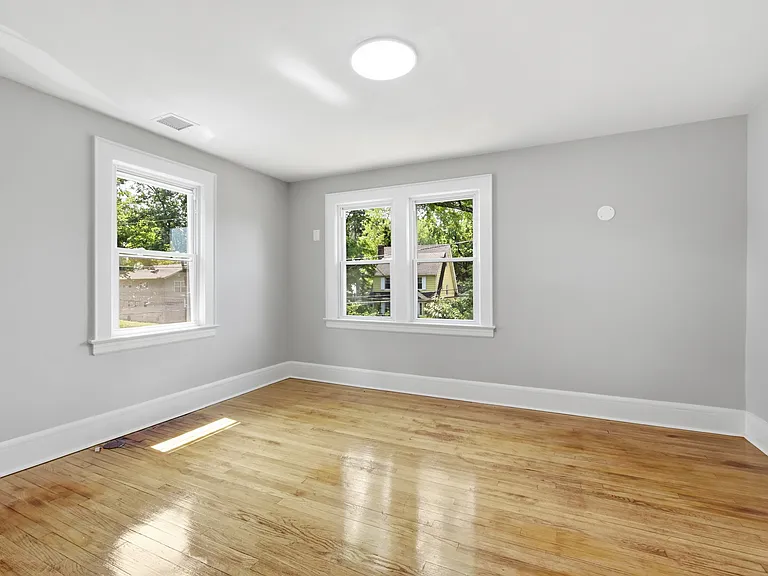 23 William St #B — Photo 8