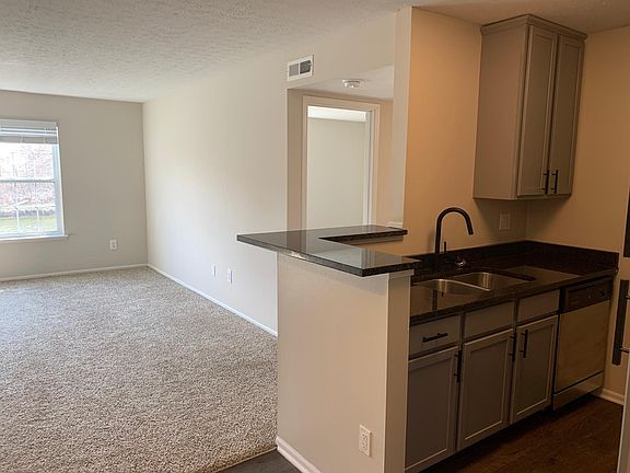 4th image of 8968 Oak Village Blvd