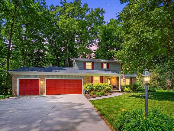 3rd image of 11529 Forest Lane Ave NW