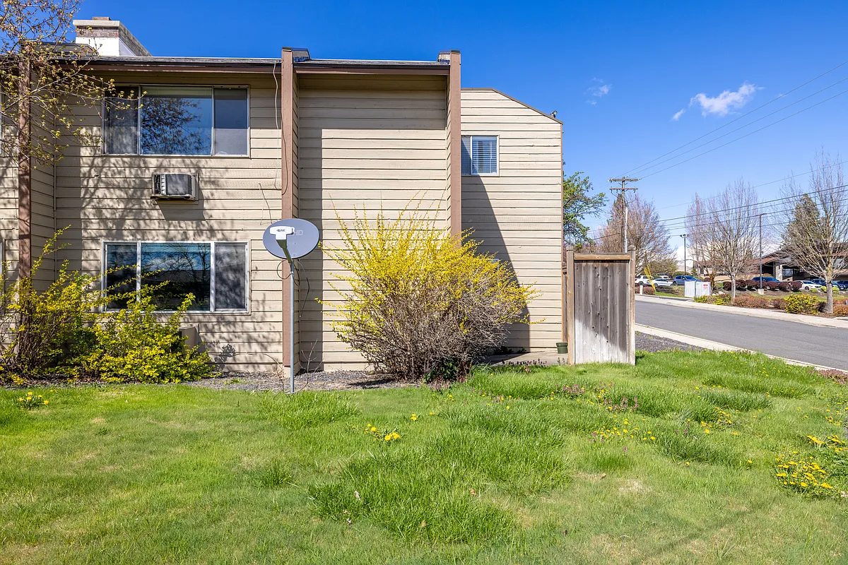 Building Photo - 2339 E 29th Ave #2339