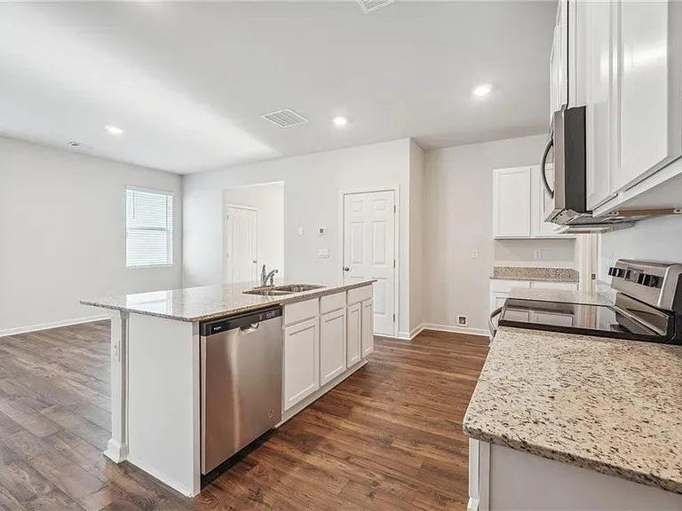 207 Whitewood Dr — Photo 13