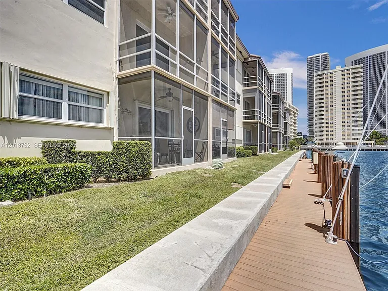 2600 Diana Dr #105 — Photo 24
