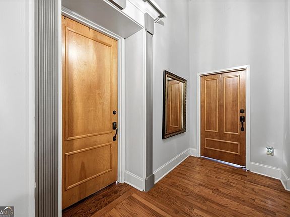 3rd image of 522 Cherry St Unit 301