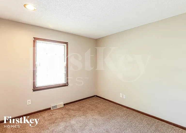 11819 E 60th St — Photo 10
