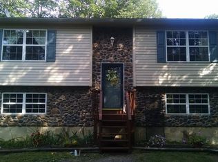 2526 Bark Ln, Kunkletown, PA 18058