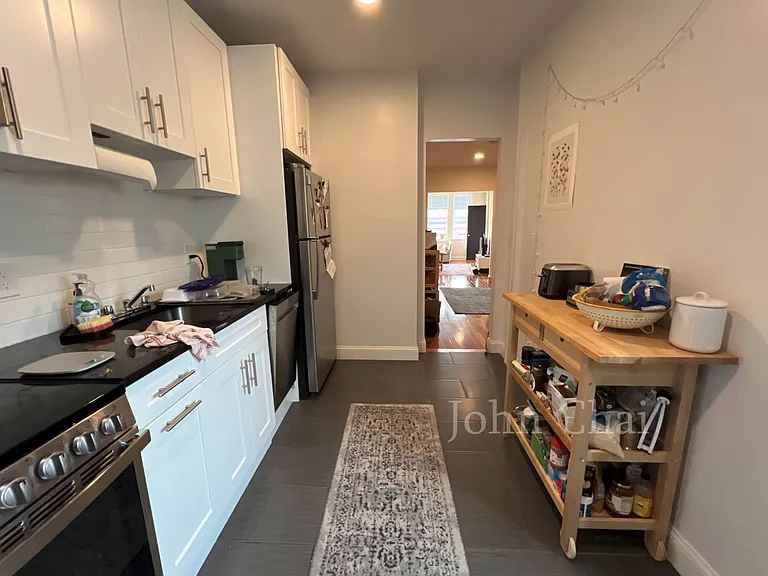 123 Sutherland Rd #N — Photo 33