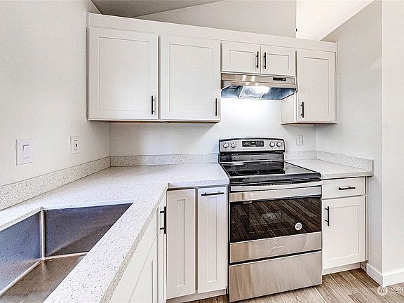 4th image of 9103 182nd Ave NE