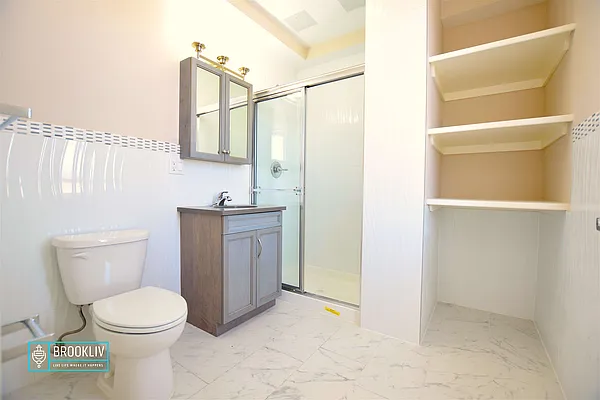 Rented by null | media 83