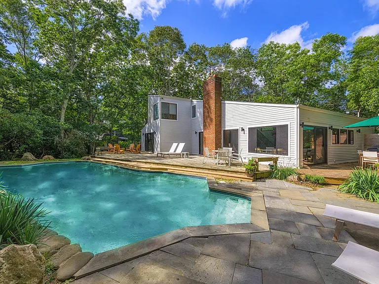 76 Peconic Hills Dr — Photo 13