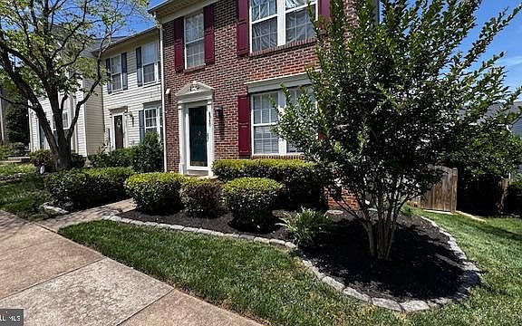 2nd image of 4940 Marshlake Ln