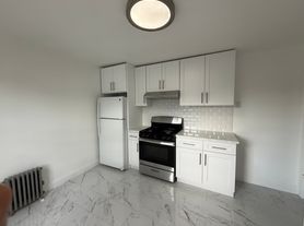 33-28 72nd St, Jackson Heights, NY