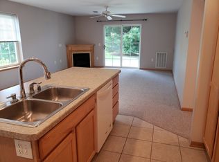 208 Parador Pl #208, Cottage Grove, WI 53527